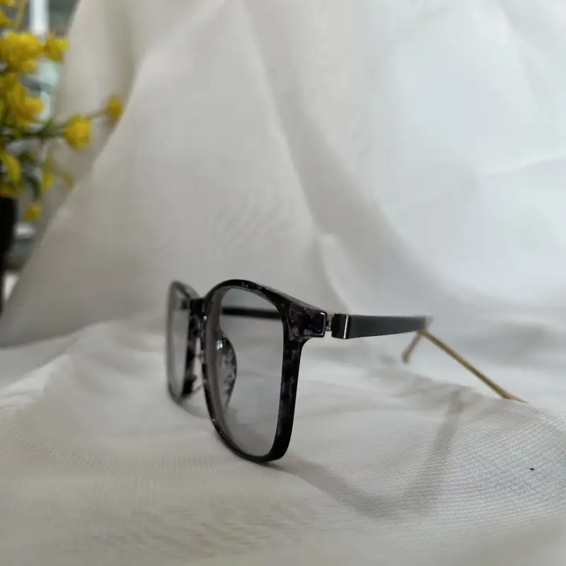 Optik Aini